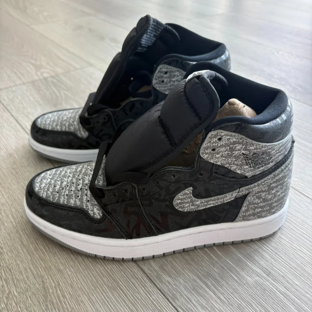 Nike Air Jordan Mens Gray Black 1 Retro High OG Rebellionaire Sneakers Size 5